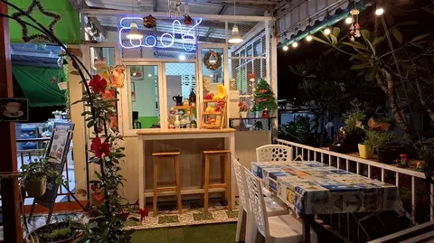 MaeKung Cafe, restaurant in Krabi